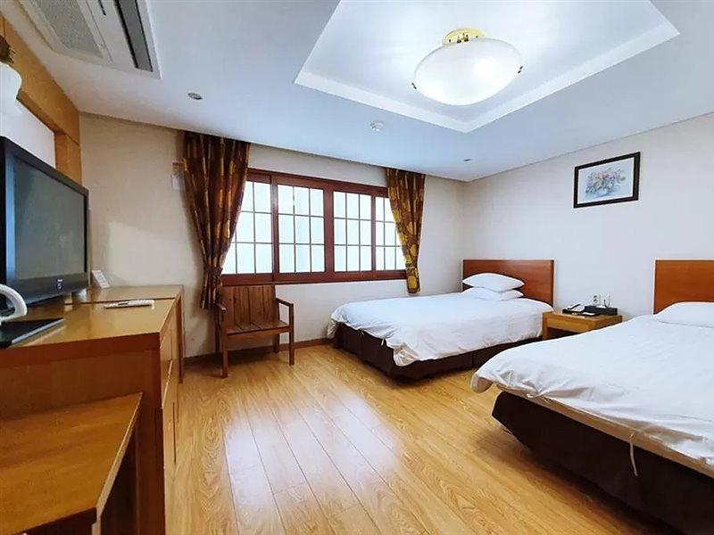Jeju Parkside Tourist Hotel Exterior foto